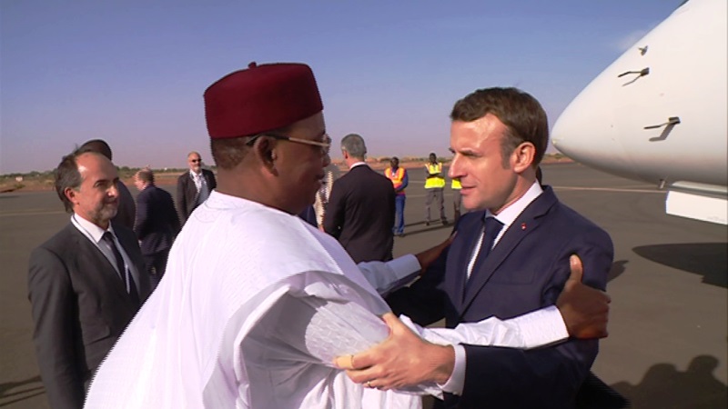 Issoufou Macron aeroport Niamey 22 12 2019