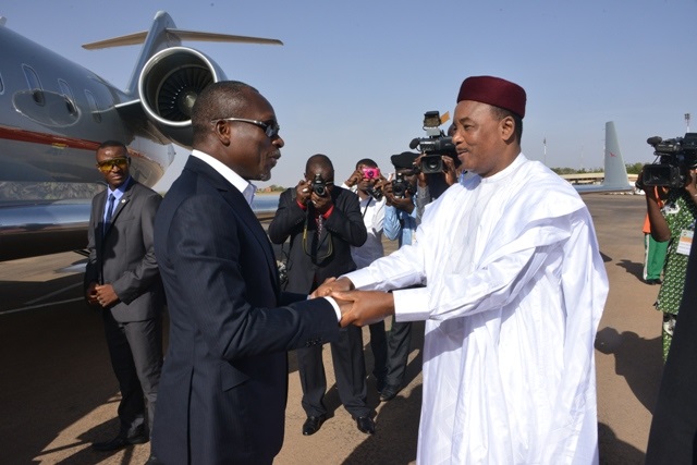 Issoufou et Patrice Talon a Niamey