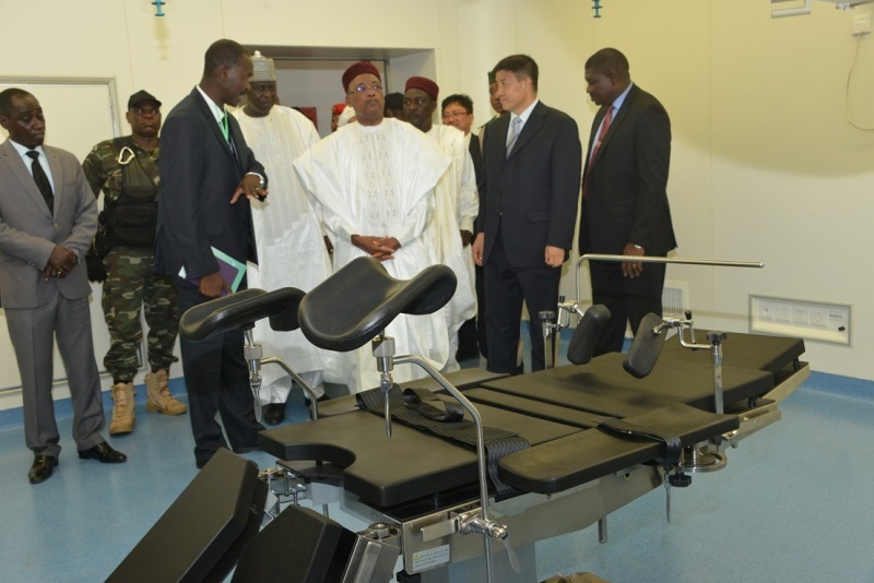 Issoufou inauguration Hopital de Reference de Niamey3