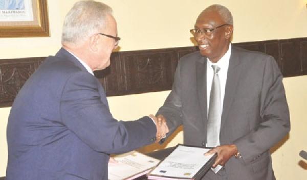 Saidou Sidibe et commissaire UE