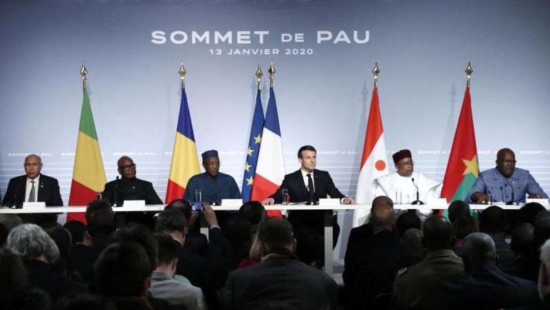 la conference de presse sommet pau