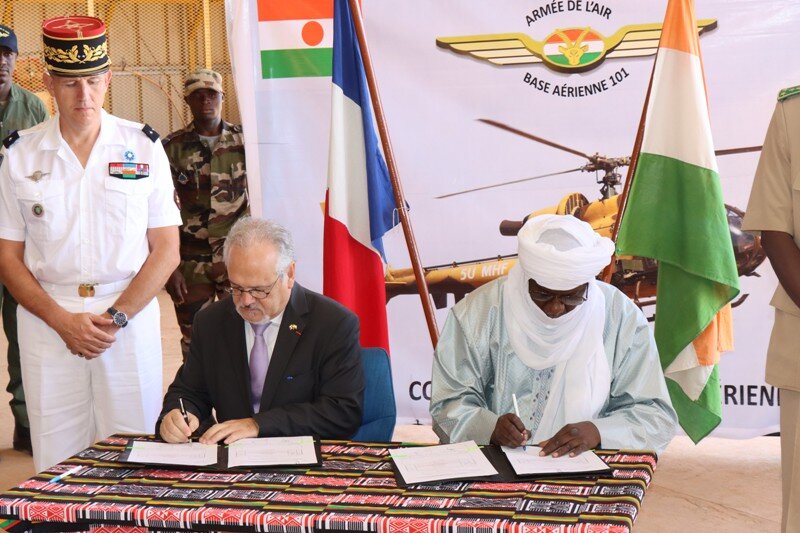 cession helicoptere France Niger BIS