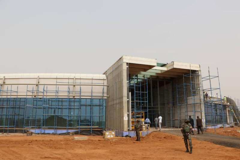 Issoufou chantier inauguration aeroport Niamey BIS5