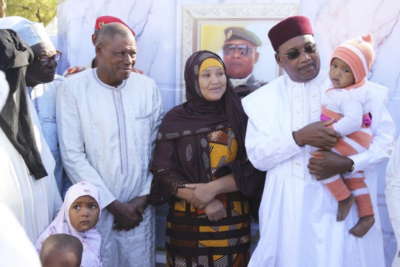 Issoufou et famille Lieutenant Hassane Anoutab