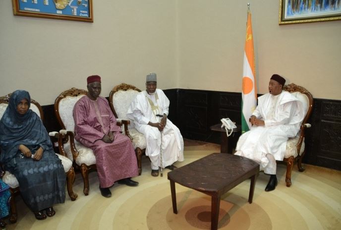 Issoufou et famille de feu Mala Bagale