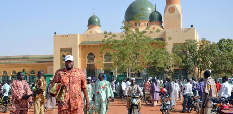 Les nigeriens apres la priere 