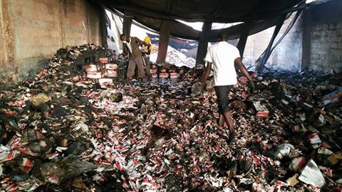 Mano Aghali visite magasins Onu apres incendie4