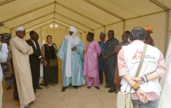 Visite Mano Agahlai malades meningite