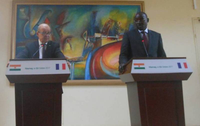 Yacouba et. J Yves Le Drian