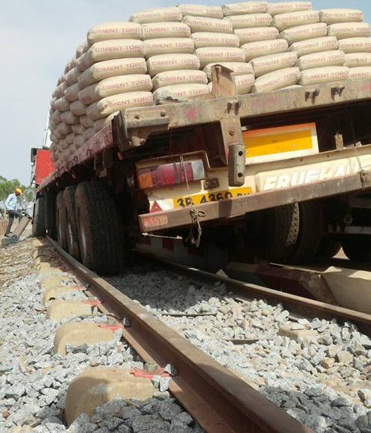 camion sur le rail Niamey1