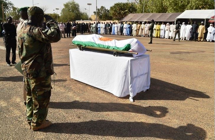 ceremonie inhumation soldats nigerienss
