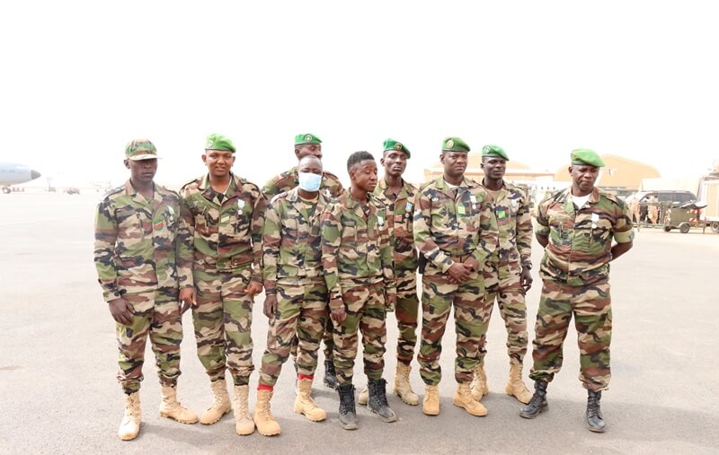 decorations soldats nigeriens operation bourrasque1