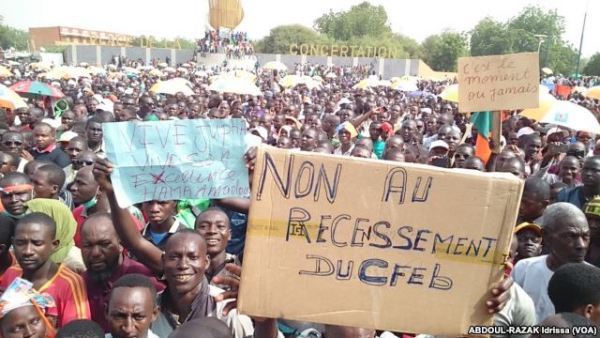 manif contre le recensement du CFB