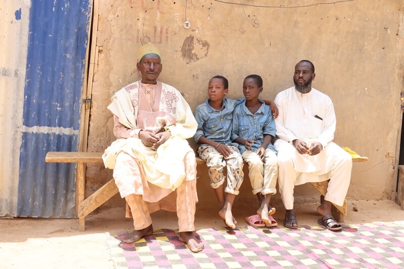 Sarkin Baki et enfants venus Agadez