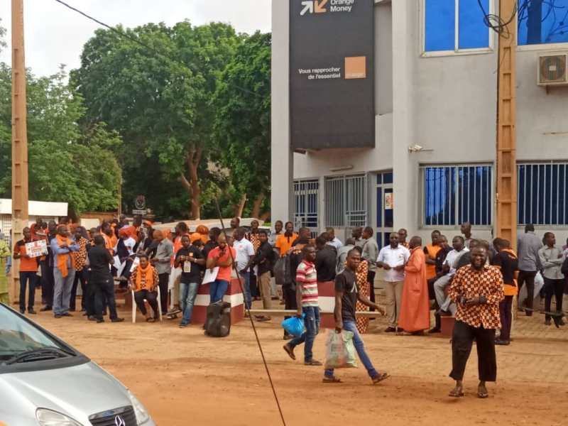 sit in Orange Niger 20 08 2019 BIS1