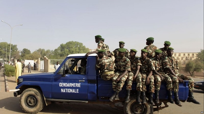 vehicule gendarmerie niger min