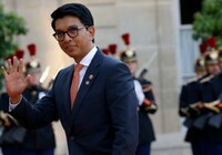 Madagascar : Rajoelina, passager de classe affaires sur la Françafrique Airlines