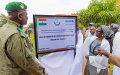 Santé : en appui à l’État du Niger, l’UNICEF offre un outil de formation vital au centre mère-enfant de Tahoua