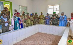 Le Président de la République Abdourahamane Tiani se recueille sur la tombe de l’ancien Président Tandja