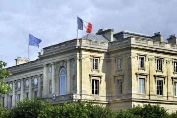 Mali-France : Escalade diplomatique après l’arrestation d’un français, Paris expulse deux diplomates maliens et suspend sa coopération antiterroriste