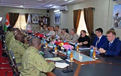 Renforcement des liens stratégiques : une délégation russe de haut niveau reçue à Niamey pour une coopération militaire et économique élargie