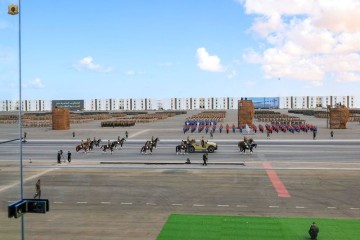 Benghazi : démonstration de force militaire pour les 11 ans de l’opération « Dignité », Haftar réaffirme son pouvoir et renforce ses liens avec Moscou