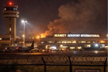 Qui est à l'origine de l'attaque contre l'aéroport de Niamey ?