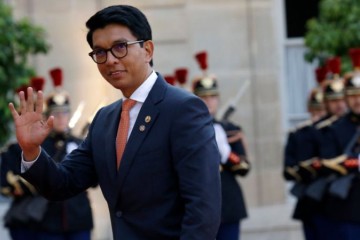 Madagascar : Rajoelina, passager de classe affaires sur la Françafrique Airlines