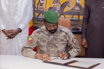 Mali : Assimi Goïta promulgue la loi abrogeant la charte des partis politiques, un tournant majeur dans la vie politique malienne