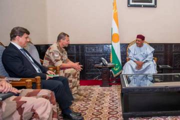 Coopération militaire Niger-France: le nouveau commandant de Barkhane reçu par le Président Bazoum
