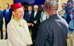 Diplomatie : Allal Al Achab, Ambassadeur du Maroc au Niger en fin de mission, décoré Commandeur dans l’Ordre du Mérite
