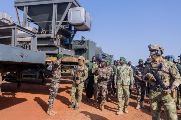 Mali : le Président de la Transition dote le Génie militaire de nouveaux équipements