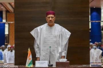 Deux nouveaux membres de la cour constitutionnelle, Dagra Mamadou et Boubé Ibrahim, prêtent serment devant le Président de la république