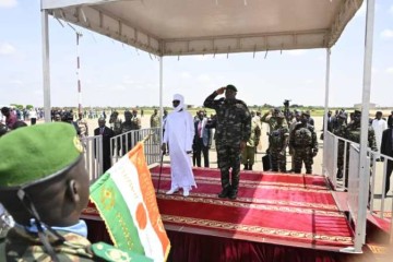 Niamey : le Maréchal Mahamat Idriss Déby Itno accueilli en grande pompe pour une visite d’amitié et de travail au Niger