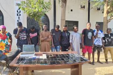 Zinder : trois réseaux de malfaiteurs démantelés, dix personnes interpellées et des dizaines de téléphones saisis