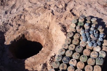 Des civils pris au piège de la guerre : Comment les mines continuent de mutiler les gens en Algérie