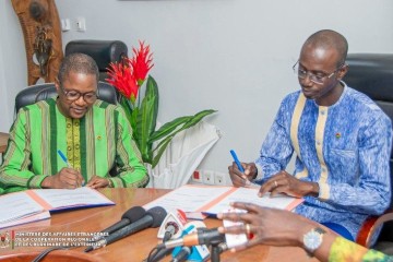 Médias : l’AES prend le contrôle de la fréquence 94.0 FM ex-RFI avec Radio Daandé Liptako