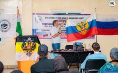 Journée du drapeau russe : l’ONG EMMNR célèbre à Niamey le tricolore russe et renforce les liens d’amitié Niger-Russie