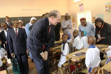 Visite du Président de la Banque Mondiale au Niger : à l'Ecole normale de Niamey, David Malpass s'enquiert des interventions du projet LIRE dans le domaine de l'éducation