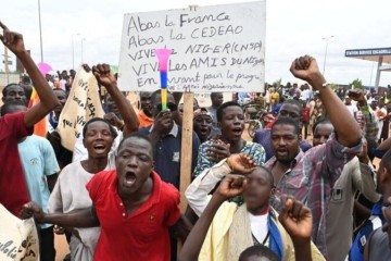 La lutte pour la souveraineté du Niger face aux ingérences françaises: Rejet d'un projet de loi sur l'immigration et les manœuvres politiques de Paris